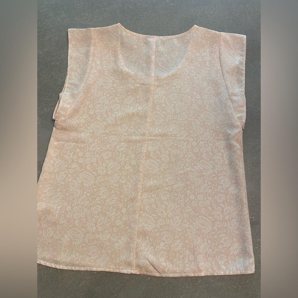 Express soft pink/cream blouse